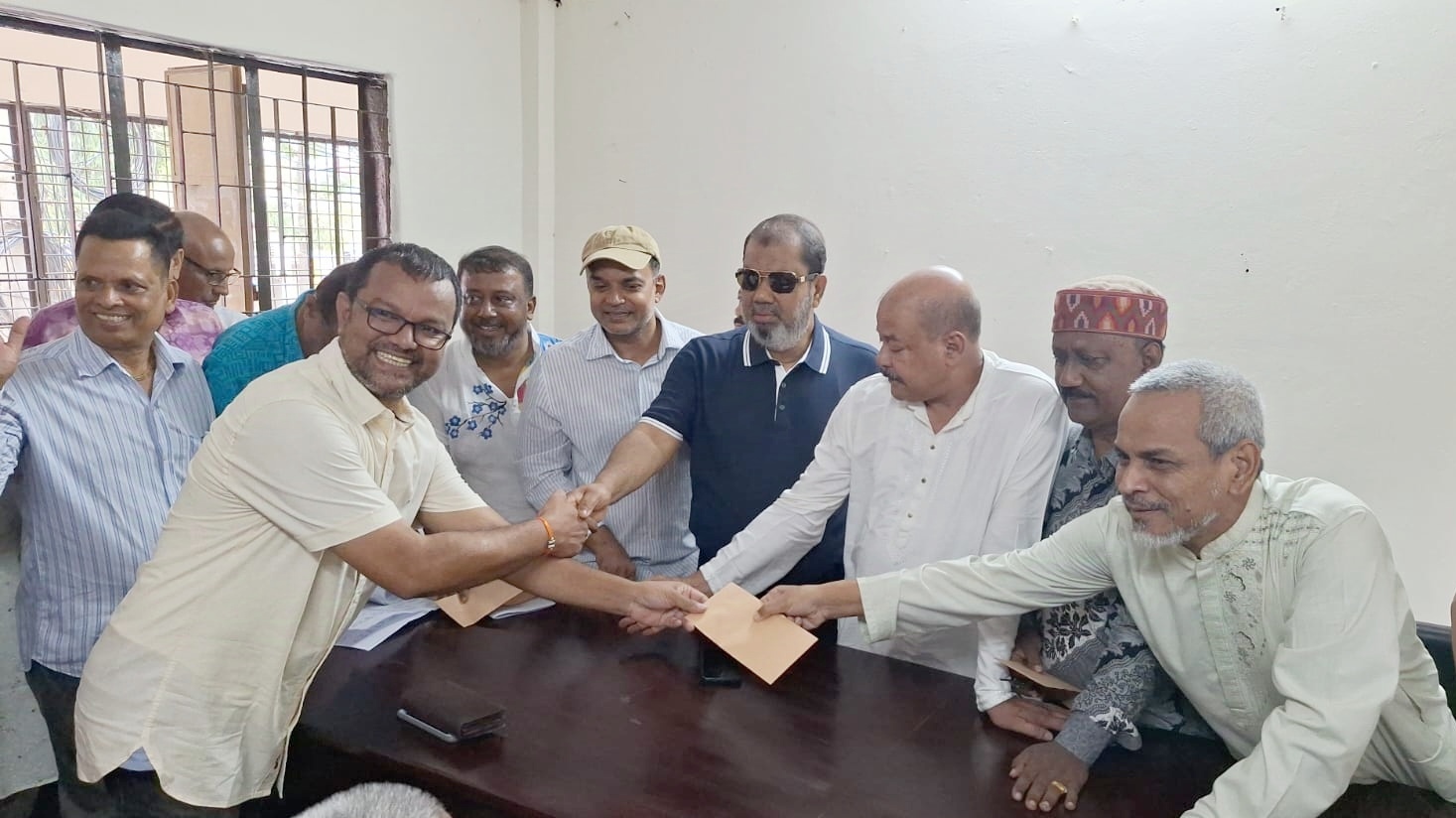 <span>শারদীয় দূর্গা উৎসব / </span>মুন্সীগঞ্জে শতাধিক পূজা মণ্ডপে বিএনপির অনুদান