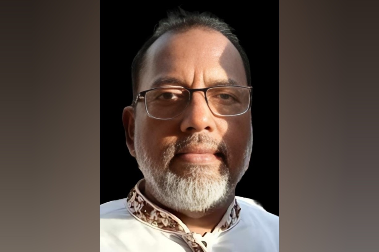 লৌহজং যুবদল নেতার প্রশ্রয়ে চলছে আ.লীগ নেতার ড্রেজার